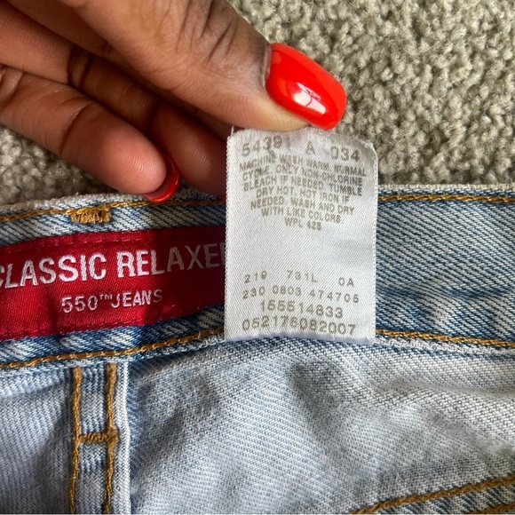 Vintage Levi’s Classic Relaxed 550 Cutoff Raw Edge Distressed Jean Shorts - Picture 14 of 16